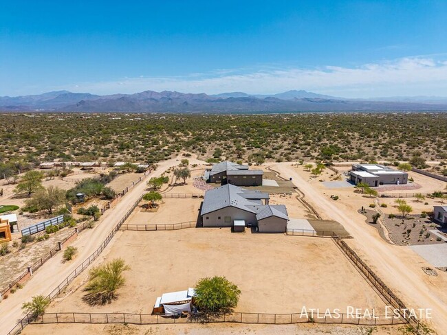 Building Photo - 15532 E Palo Brea Ln