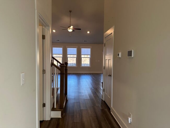 Building Photo - 521 Robinwood Pl