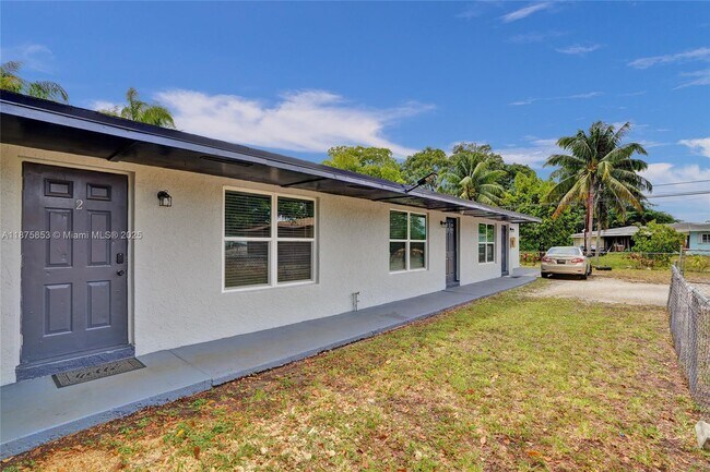 Building Photo - 5807 SW 27th St