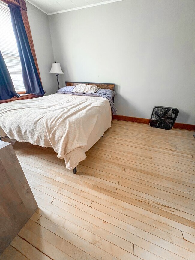 Building Photo - One Bedroom Apartment in Downtown Tomah