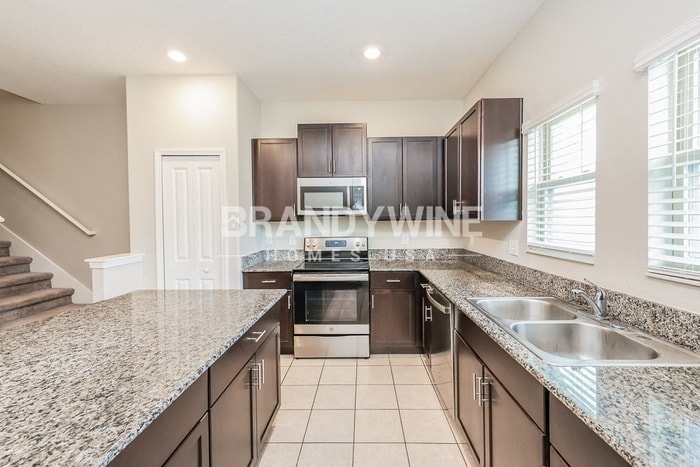 Building Photo - 5688 Marbella Dr