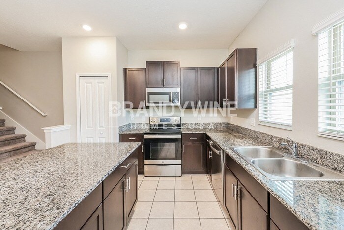 Building Photo - 5688 Marbella Dr