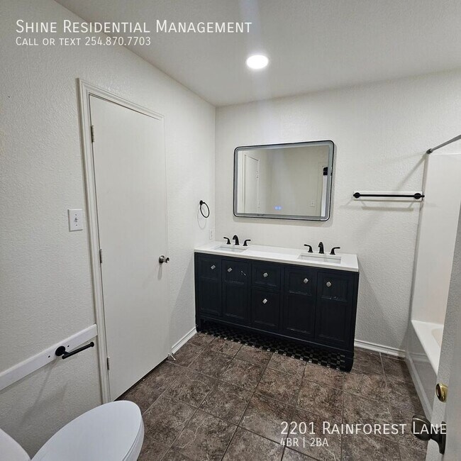 Building Photo - 2201 Rainforest Ln