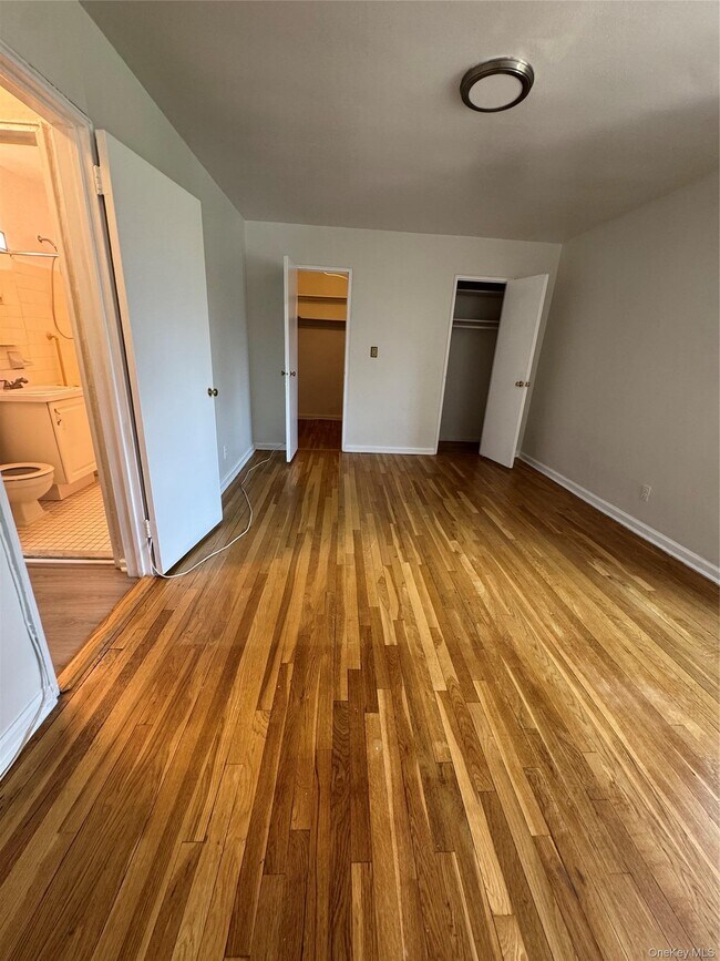 Building Photo - 700 Scarsdale Ave