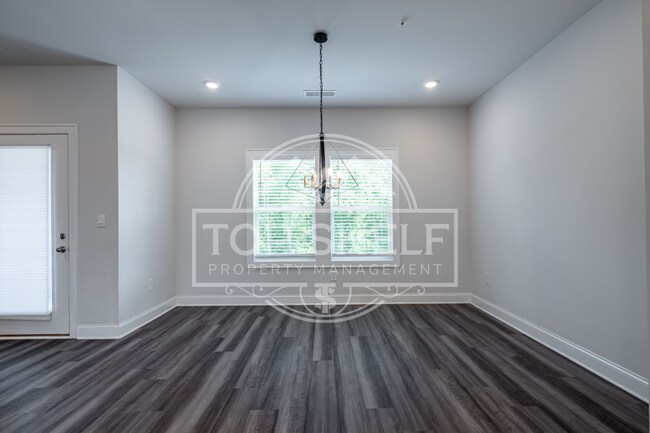 Building Photo - 312 Lincoln St