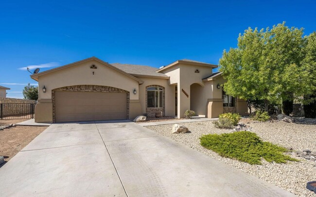 Primary Photo - Gorgeous 5 Bedroom Home Off Sonoma Ranch