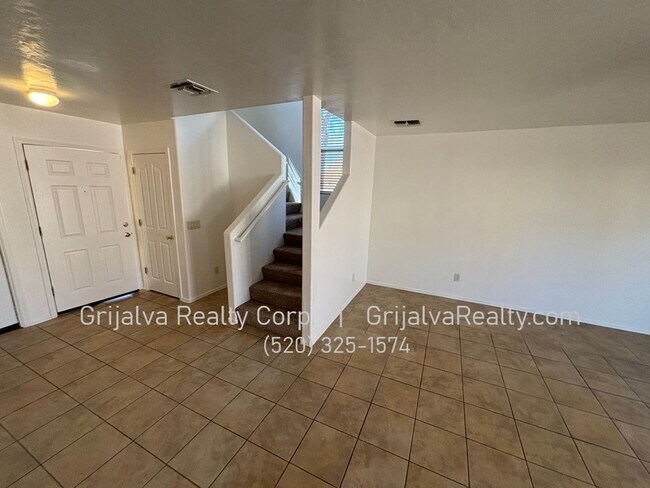 Building Photo - Beautiful 2-story 4-Bedroom, 2 Bath House with Loft for Rent (Green Valley)