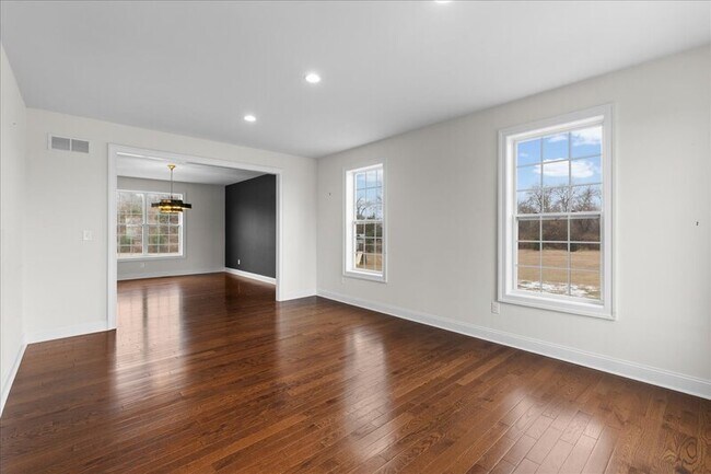 Building Photo - 8 Katie Dr