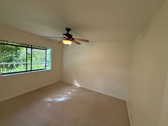 Building Photo - Exquisite Single-Story Retreat in Las Posas Estates