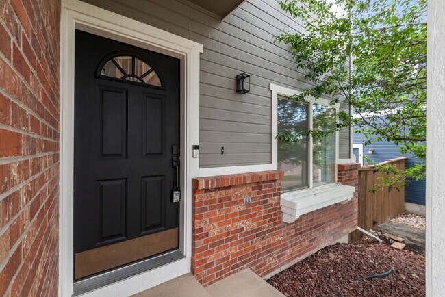 Building Photo - 4779 Waldenwood Dr