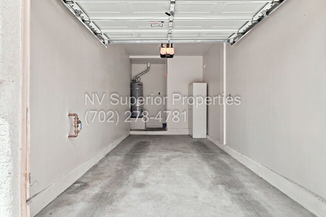 Building Photo - 8628 Tomnitz Ave
