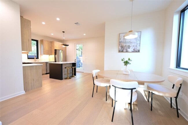 Building Photo - 4410 Glomar Ave