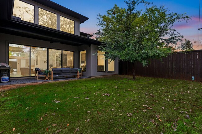 Building Photo - 3714 Highgrove Dr