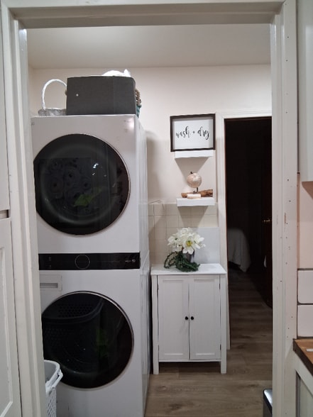 Building Photo - 1022 S Vancouver Ave