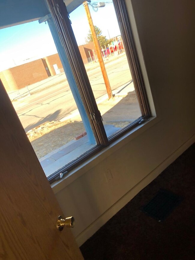 Building Photo - Spacious 2 Bed, 2 Bath Home Lots of Storage Space & Large Deck in the Backyard $1100/$1100