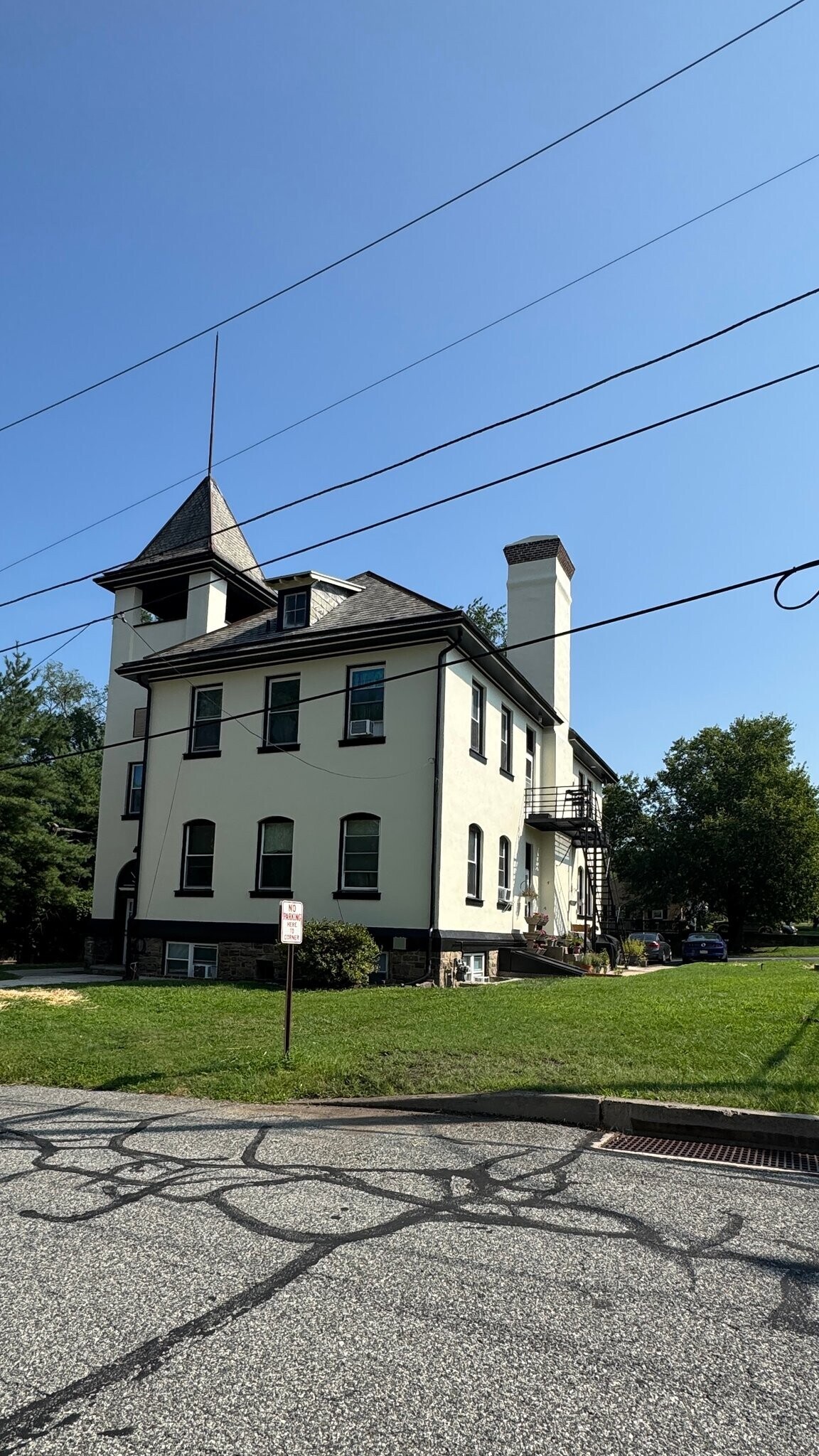 Building Photo - 126 Norwood St