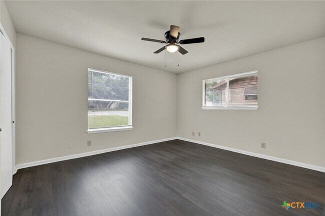 Building Photo - 334 Craddock Ave
