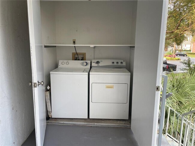 Building Photo - 208 Northlake Dr