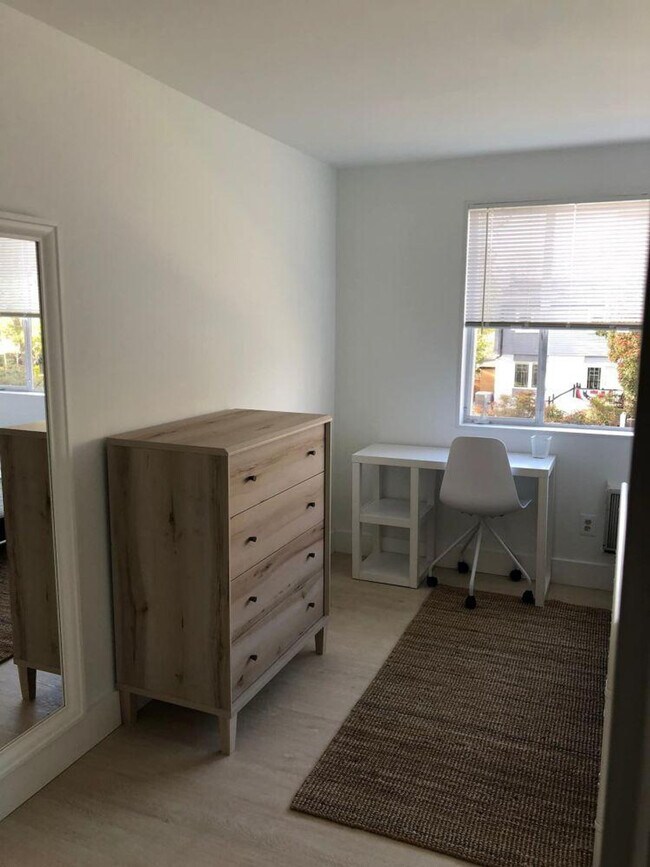 Building Photo - 4206 Washington Blvd