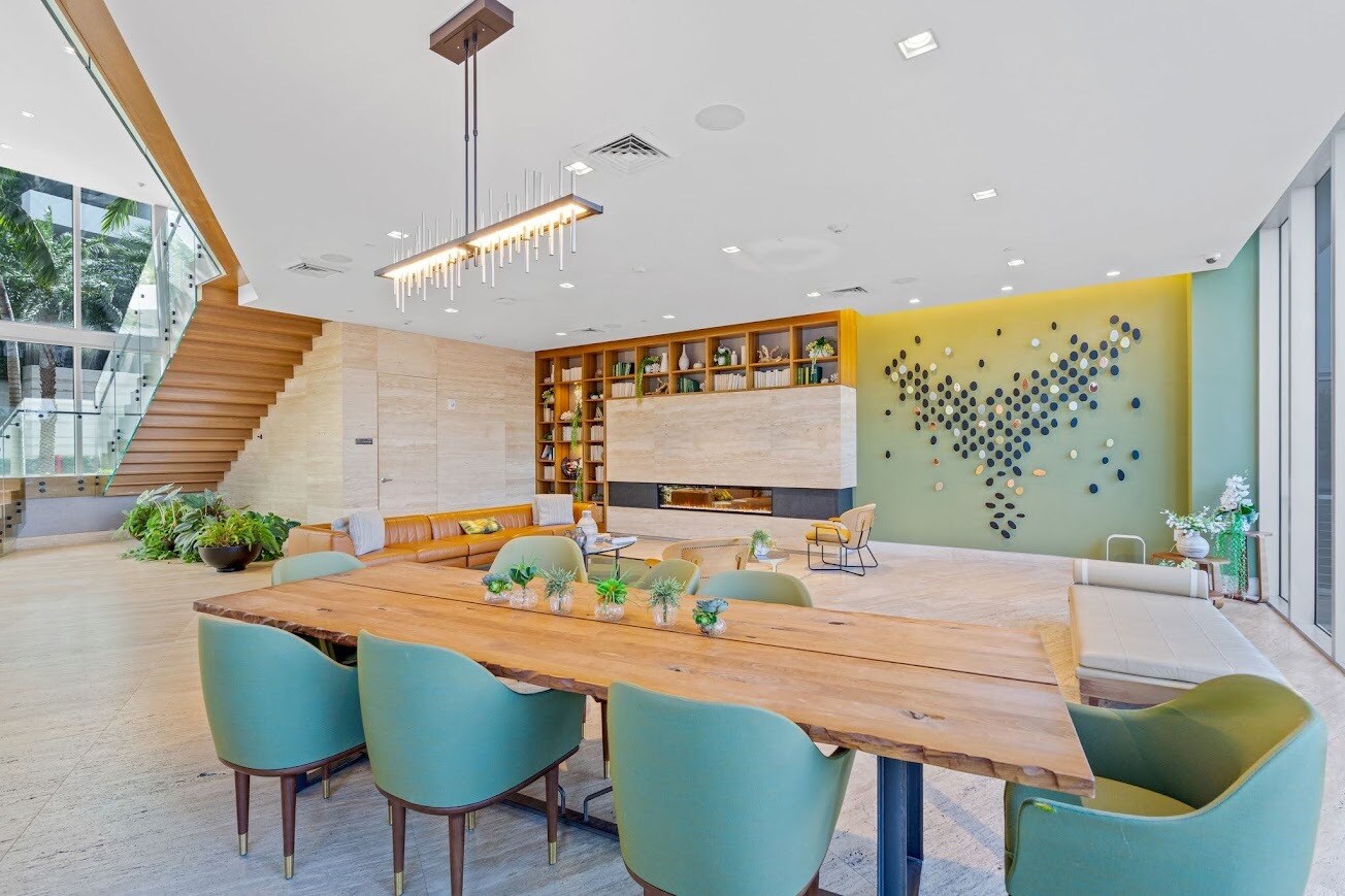 Building Photo - 16385 Biscayne Blvd