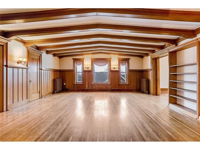 Building Photo - 808 Summit Ave