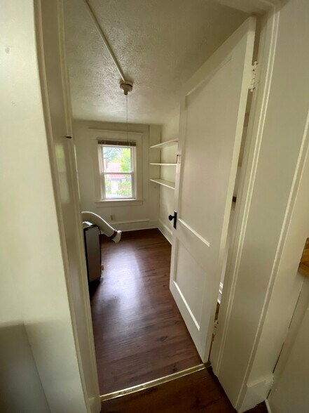 Building Photo - 21 N Braddock St