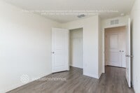Building Photo - 3691 Fulton Ferry Ln