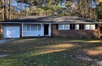 Building Photo - 304 Hickory Ridge Dr