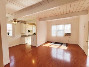 Building Photo - 1376 N Serrano Ave