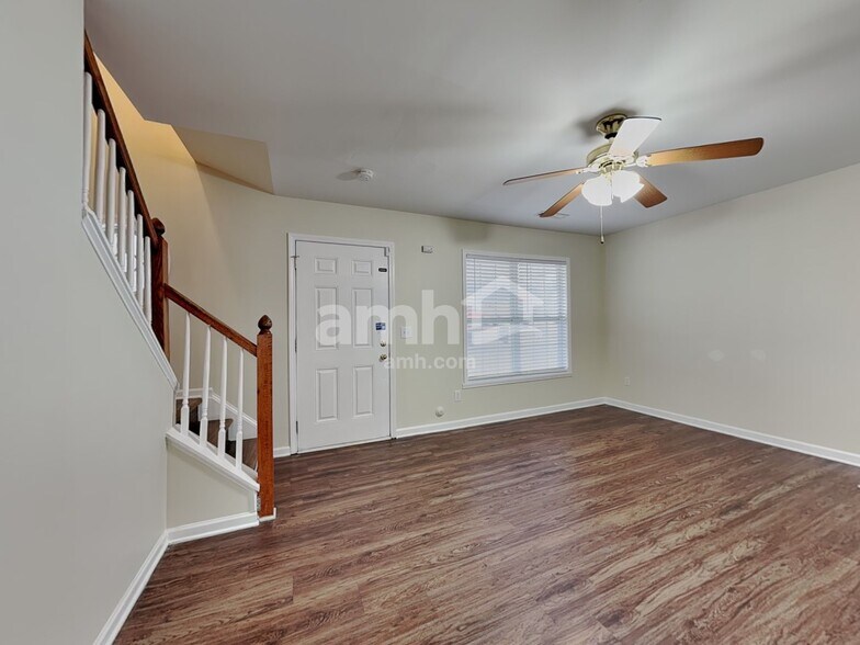 Building Photo - 5065 Walden Ridge Dr