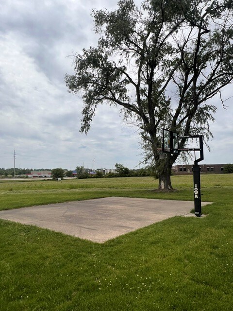 Basketball Court - 3220 Heartland Dr
