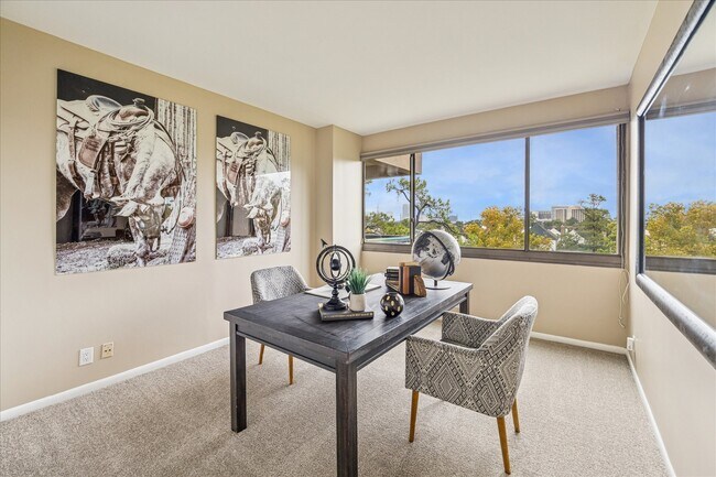 Building Photo - 49 Briar Hollow Ln