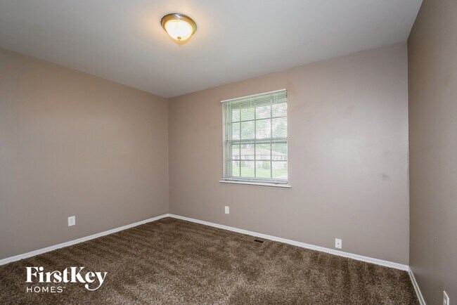Building Photo - 2725 Benne Dr