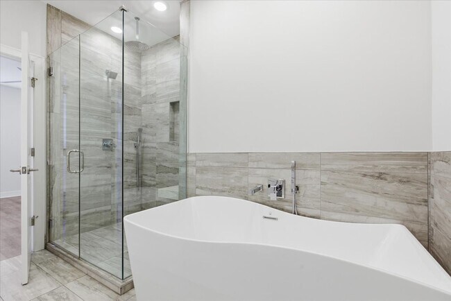 Building Photo - 4101 S Drexel Blvd