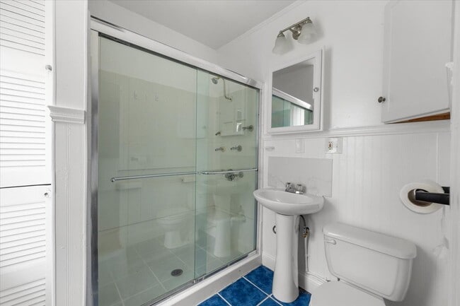 Building Photo - 646 Birch St