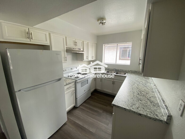 Building Photo - 3136 E Cicero St