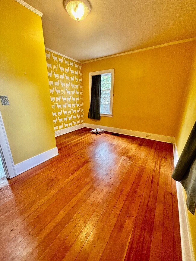 Building Photo - 104 N 41st St