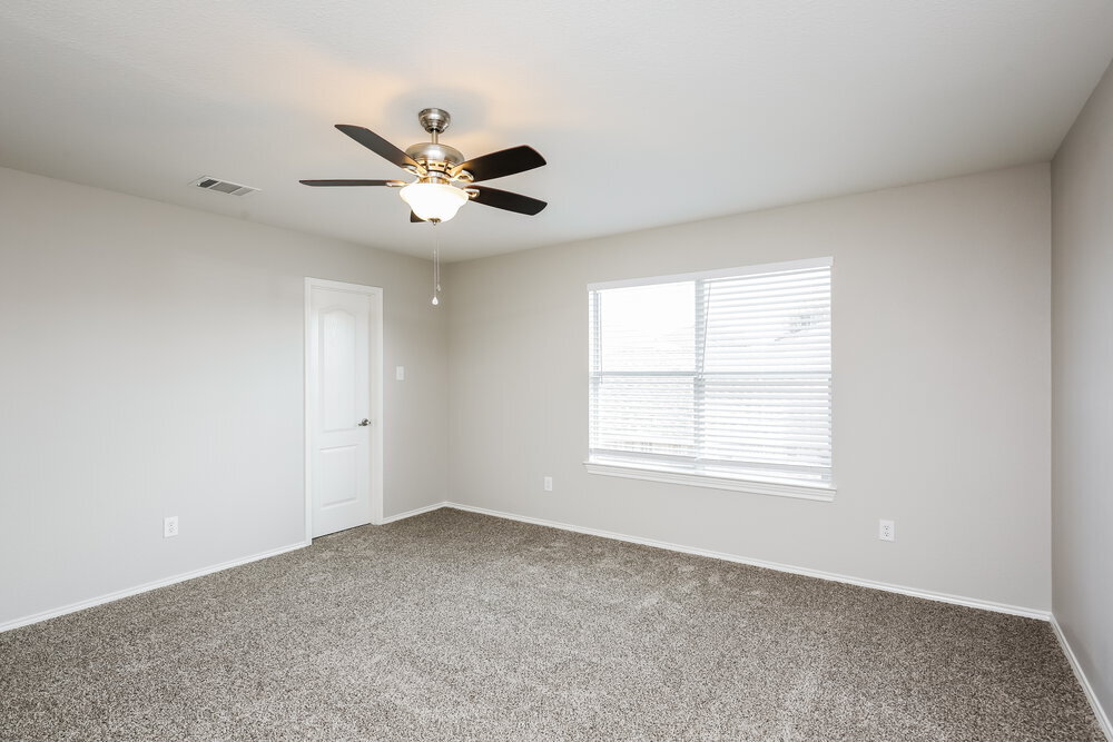 Building Photo - 8409 Star Thistle Dr