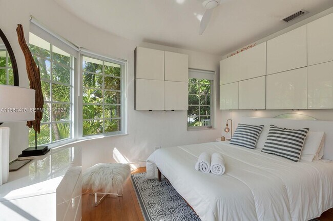 Building Photo - 739 11th St