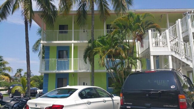 Building Photo - 7785 Estero Blvd