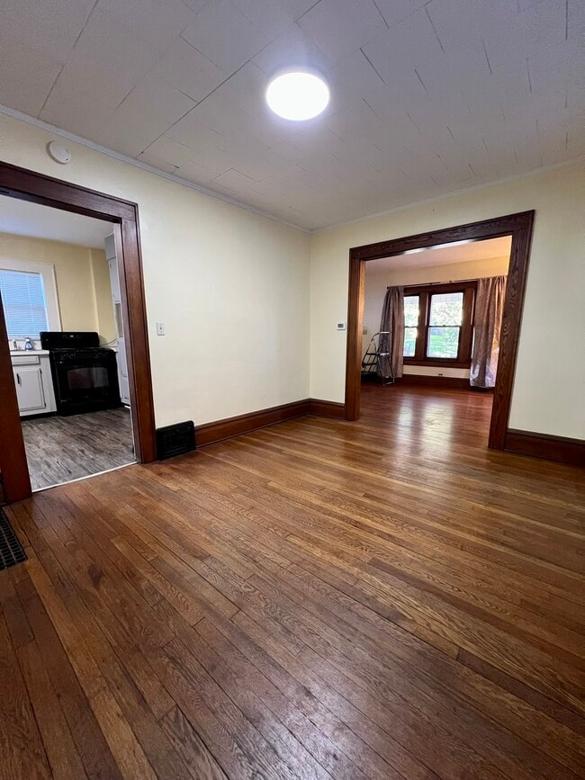 Primary Photo - 1116 Murray Ave