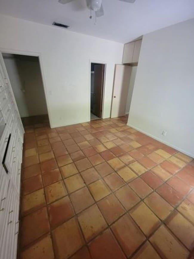 Building Photo - 6223 Allen St