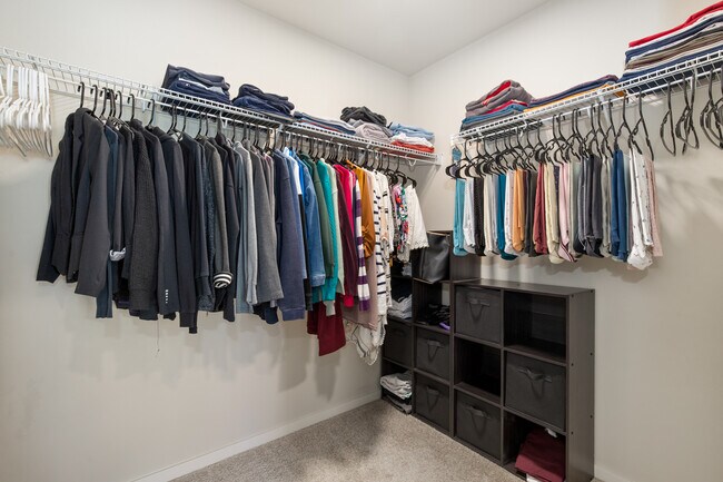 Building Photo - 9834-9811 11th Ave SW