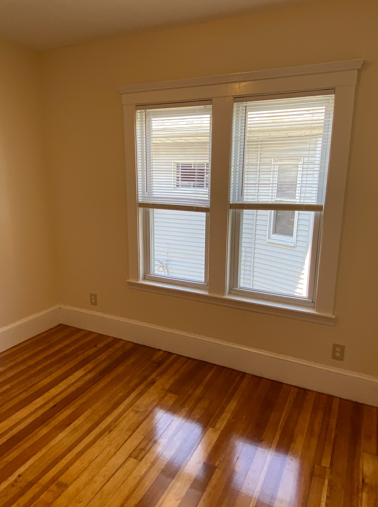 Building Photo - 93 Capen St