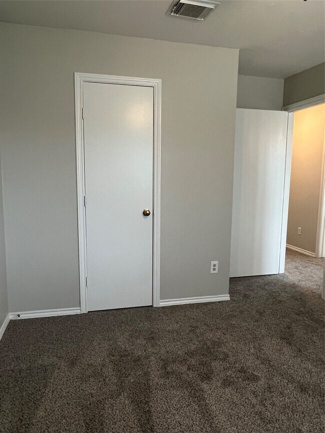 Building Photo - 12035 Duane St