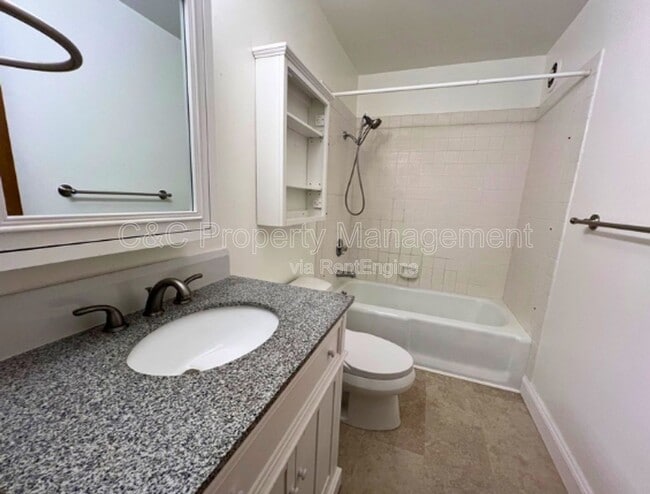 Building Photo - 938 Lea Dr