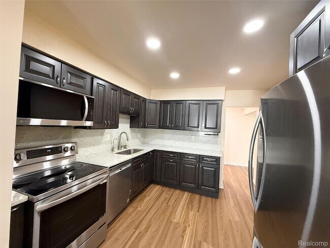 Building Photo - 27633 Echo Valley E
