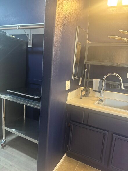 Building Photo - 30685 Desert Eagle Way