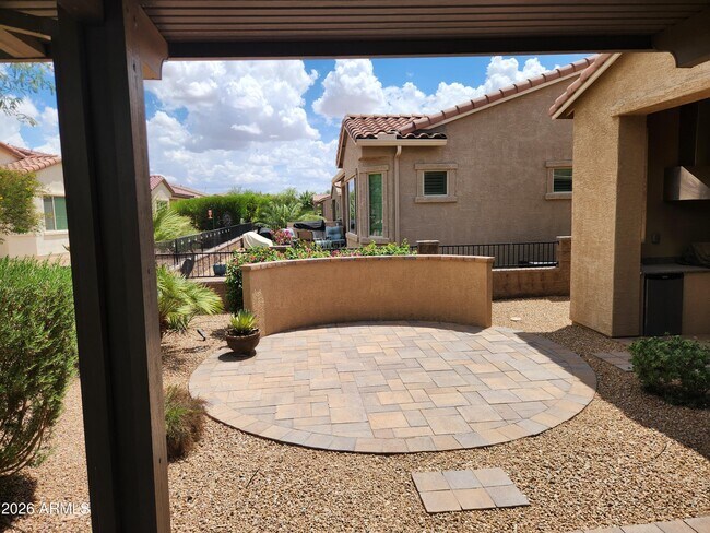 Building Photo - 416 N Questa Trail