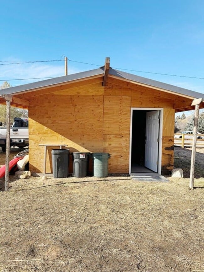 Building Photo - Spacious 2 Bedroom home in Paragonah